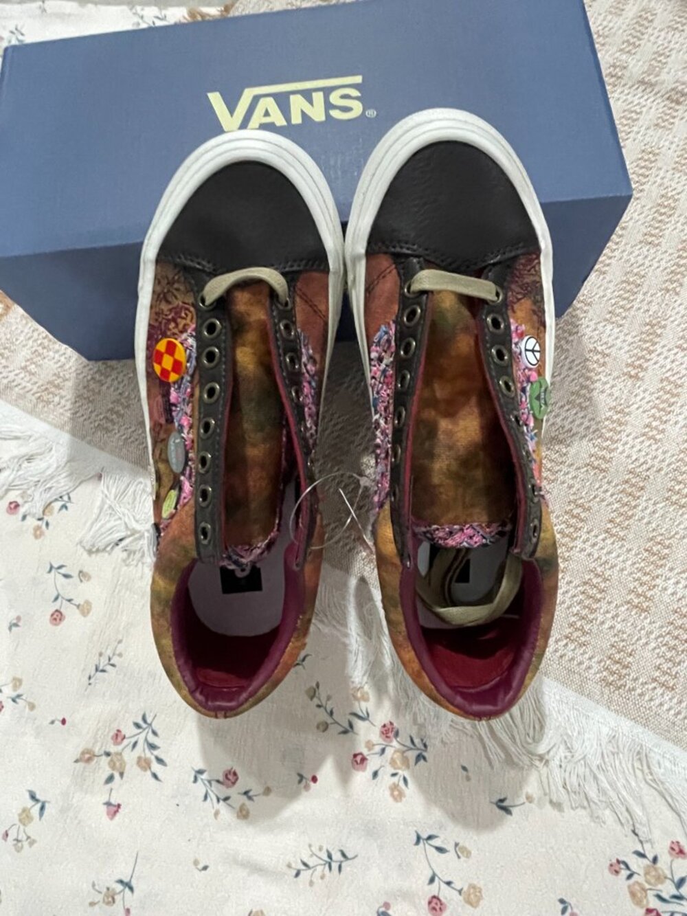 Vans Old Skool Tie-Dye Badge Low-Top Sneakers - Picture 11 of 13